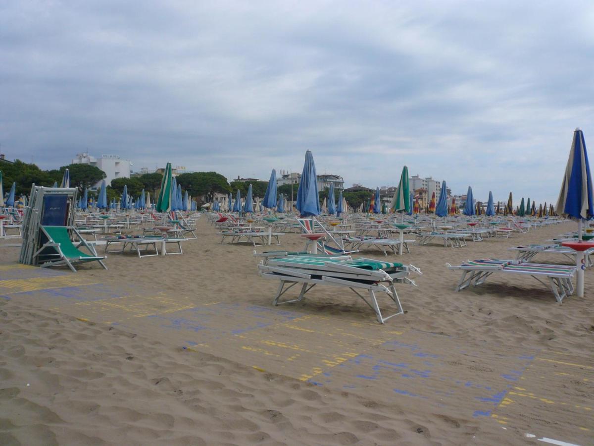 Villa Luisa Lignano Sabbiadoro Bagian luar foto